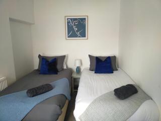 Newly Renovated 3 Bedroom House, 6 beds with 2 showers, near University Town Centre - Lancaster - 6