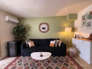 Boho Chic Apt with Fast Wi-Fi AC and SmartTV - Constança - 9