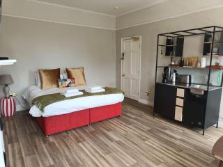 Rooms on The Prom - Cheltenham - 2
