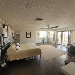 Golf Course retreat - Olympic style Pool, many Games, Luxury Spa, 6 Bathrooms! - Lake Havasu City - 4