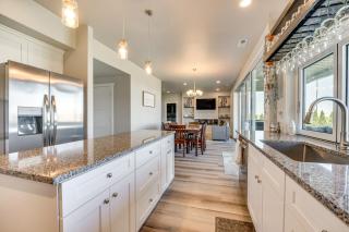 Hunt and Hike Potholes State Park Home Hot Tub - 2