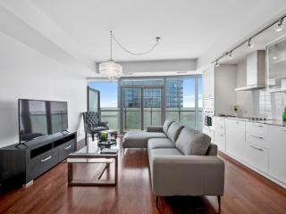 Delta Suites - In Downtown Toronto, Opposite Scotiabank Arena, CN Tower, Rogers Centre & MTCC - 2