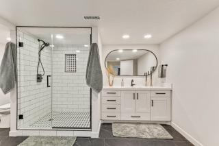 Mountain views and access! 4BR 3.5BA - Sandy - 9