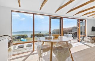 2 Bedroom Beach Front Home In Rønde - 5