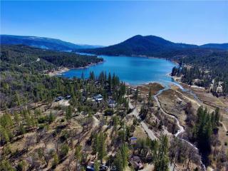 3 bedrooms house in tranquil Bass Lake with AC WiFi Enjoy relaxation - Bass Lake - 0
