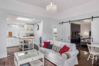Warm Inviting, and Luxurious The Manor - Sandy Bay - 0