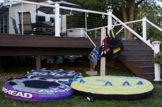 Eclectic Riverside Home 3 Season Room Large Deck - 9