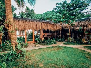 ShakaBrah's beachfront dorm - 2