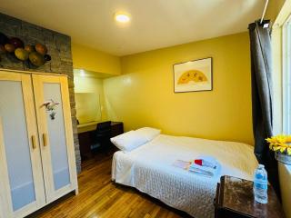 Cozy House Nested Around Trees C - San Jose - 2