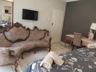 The Elephant Room at Frederick's Place - Pretoria - 8