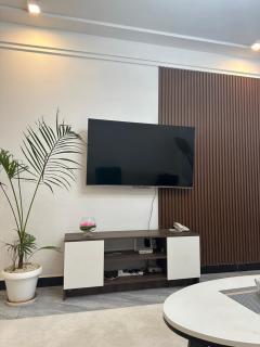 Elegant spacious two bedroom apartment-Swimming pool included - 3