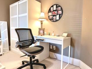Scorpio House Langley -ROOM 1 Separate restroom - Pitt Meadows - 5