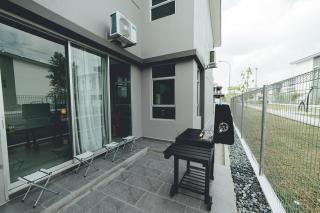 POOL & BBQ The Corner House Ayera Homestay 14pax - Masai - 6