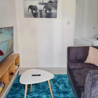 Racecourse studio Netflix WiFi Free parking - 0