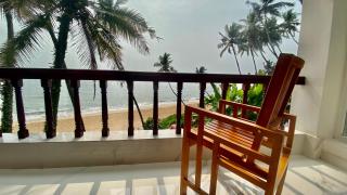 Willo Stays On the beach Sea view Ocean Hues holiday home - Kannur - 8