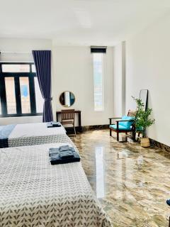 The Shades nhà nguyên căn 3 phòng ngủ , 4 giường , 4 WC - Quy Nhon - 2