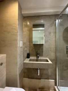 Trendy 2BR 2BA Flat in Crystal Palace - Thornton Heath - 9