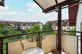Jasny Dwupoziomowy Apartament we Wrocławiu by Noclegi Renters - Breslavia - 3