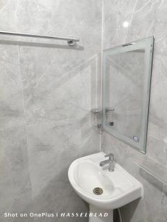 Cozyshelter luxury villa 2 - Guwahati - 4