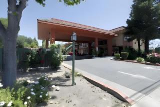 Days Inn by Wyndham Gilroy - Gilroy - 2