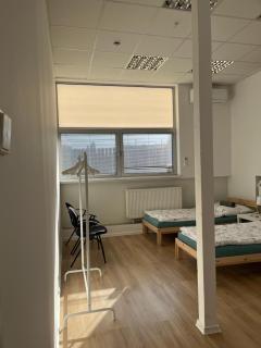Spacious bungalow with parking - Bratislava - 6