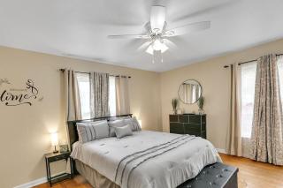 Cozy Family Retreat with Spacious Yard home - Tyler - 7