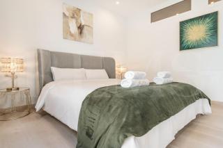 Seaside apartment steps from Marina Port by REMS - Benalmádena - 6