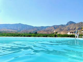 Paraje Natural, 6 habitaciones, piscina, 1800m2, cesped - 0