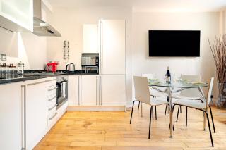 Spacious Apartment with a balcony in Prime Location in Farringdon - Londra - 2