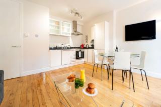 Spacious Apartment with a balcony in Prime Location in Farringdon - Londra - 1