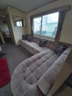 Lovely 6 Berth Caravan With Decking Nearby Scratby Beach Ref 50017B - Great Yarmouth - 6