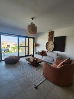 Swan Lake North Coast Luxurious Chalet - Zāwiyat al ‘Awwāmah - 1