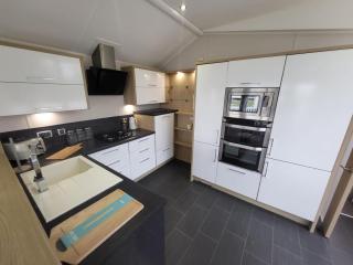 Stunning 6 Berth Caravan With Decking At Valley Farm Holiday Park Ref 46682B - 3
