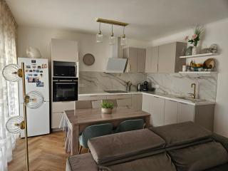 Appartement rénové dernier étage en ville et au calme - Toulon - 4