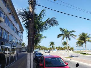 Incrível Kitnet Aconchegante Pé na areia - Praia Grande - 9