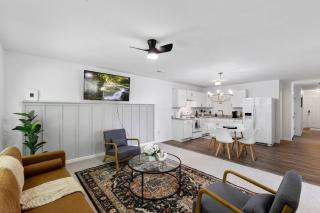 Cozy Retreat, Serene 4BR Ranch - Burlington - 0