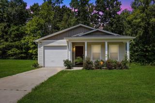 Cozy Retreat, Serene 4BR Ranch - Burlington - 9