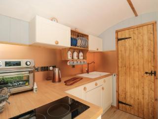 The Foxes Den Shepherds Hut - Bristol - 1