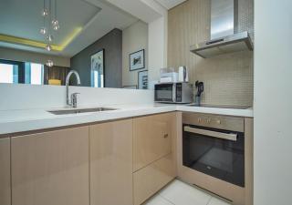 Spacious 1BR Apartment in Damac Paramount Towers BB - 6