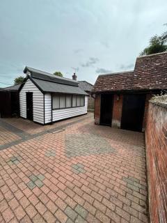 3 Bedroom House in Colchester - Lexden - 3