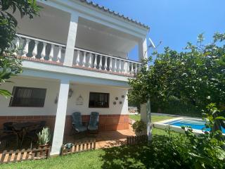 Private Villa Nerja, large private pool, gardens & Parking - 1