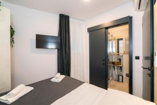 Mini Sleep & Go Room - Private Bathroom - 4