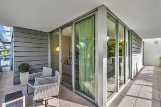 King Suite balcony water views-Hosted by Sweetstay - Miami Beach - 9