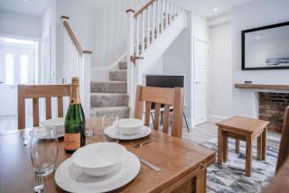 Fleet Street - 2 Bedroom Holiday Home - Swansea - Swansea - 1