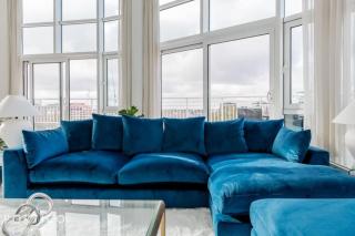 Portico Residences - Stunning Penthouse with River Views in Battersea - 3