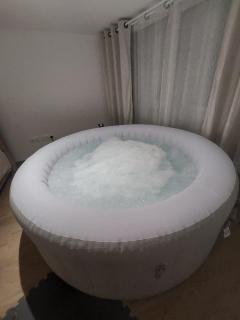 L08 Jacuzzi 5 Étoile par Villa Dengous - 3