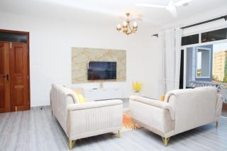 Classy 3 br near Pride Inn - Mombaça - 0
