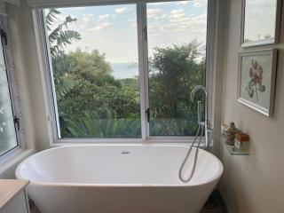 Eight Loerie Lane - 7