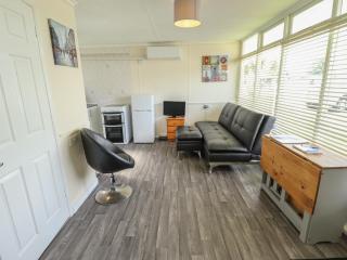 93 Cherry Park - 6