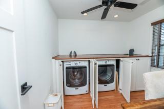 Dreamy Downtown Condo, Near Meeting St & Broad St - Charleston - 2